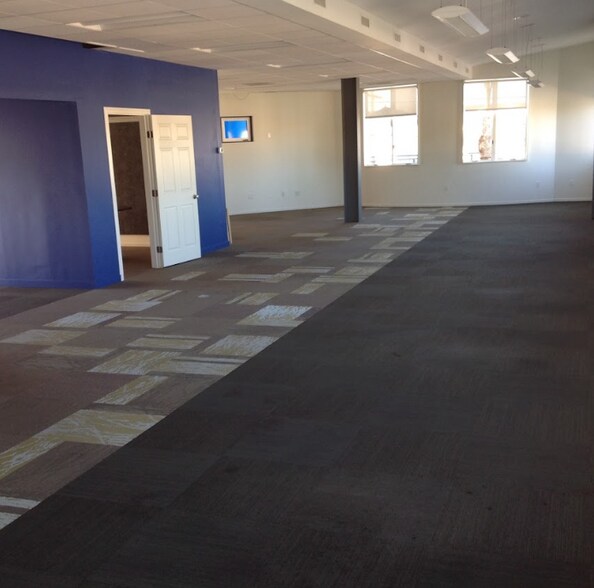 More Photos Of 4993 Niagara Ave, San Diego General Retail For Lease