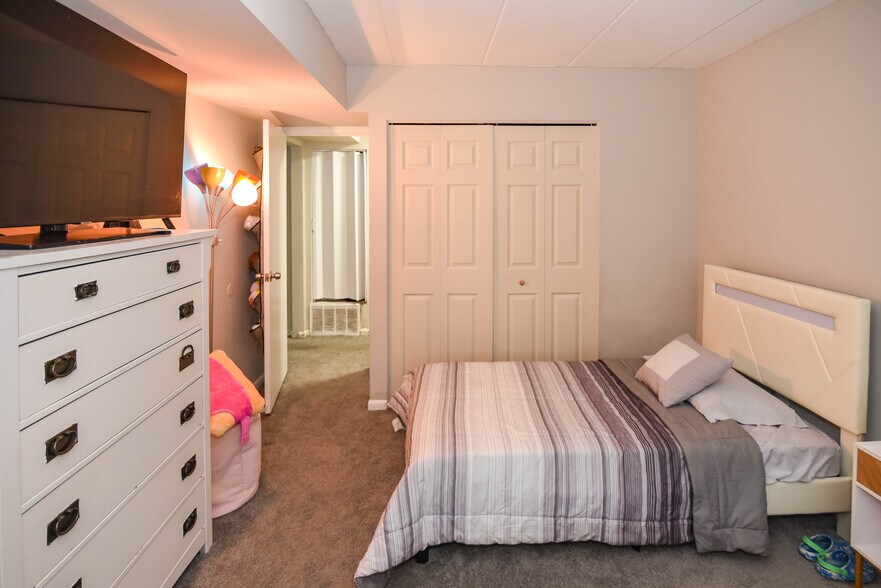 More Photos Of 3809 Clarks Ln, Baltimore Apartments For Sale
