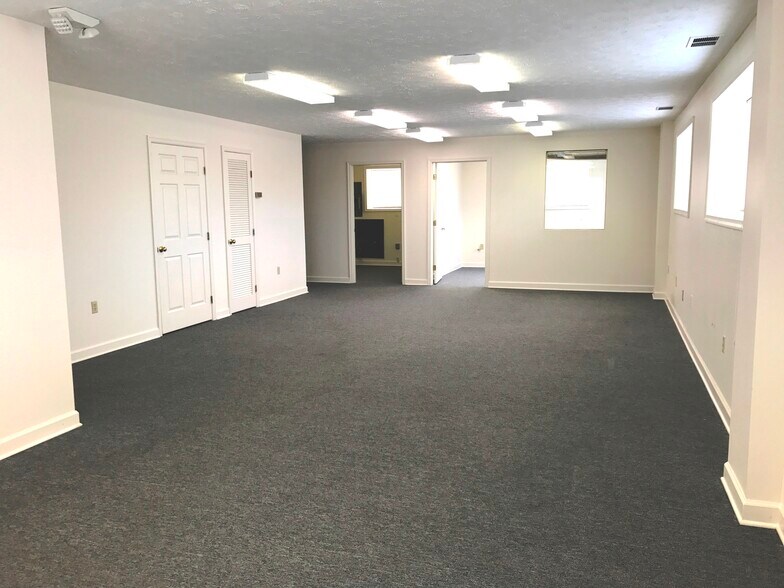 More Photos Of 257 Tyson Dr, Winchester Service For Lease