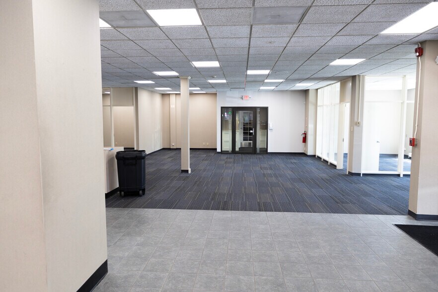 More Photos Of 2-6 N Main St, Wallingford Bank For Lease