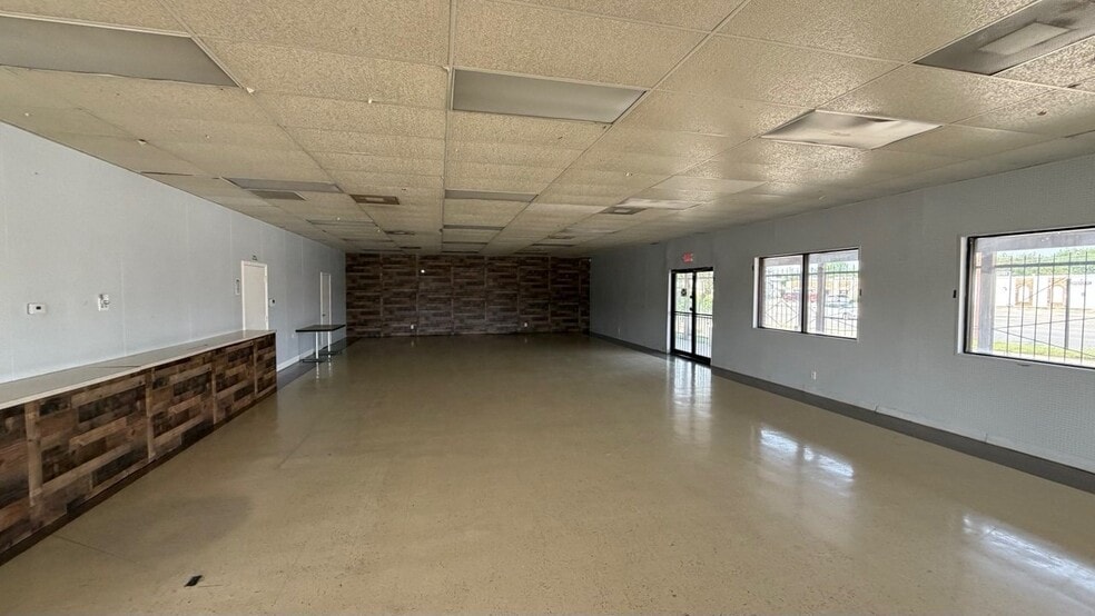 More Photos Of 3439 Roosevelt Ave, San Antonio Service For Sale