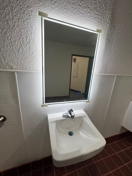 More Photos Of 2440-2444 S Atlantic Blvd, Commerce General Retail For Lease