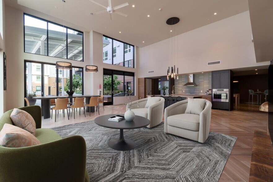 More Photos Of 132 NE 145th St, Shoreline Apartments For Lease