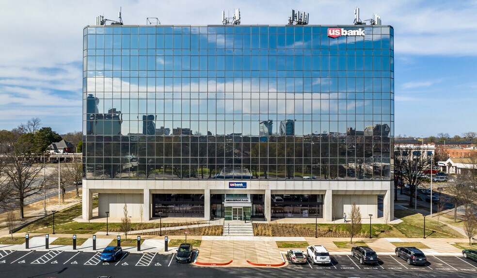 More Photos Of 1 Riverfront Pl, North Little Rock Office For Lease