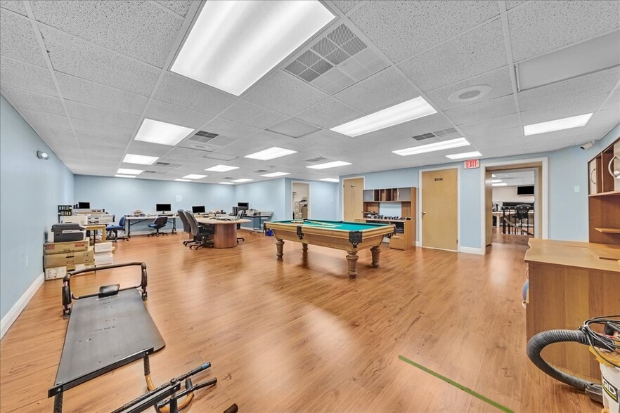 More Photos Of 6187 NW 167th St, Miami Lakes Office For Sale