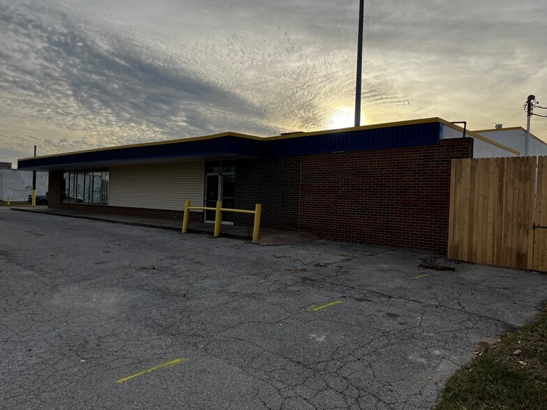 More Photos Of 1307 W 22nd Pl, Tulsa General Retail For Sale