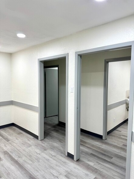 More Photos Of 2095 W Main St, League City Medical For Lease