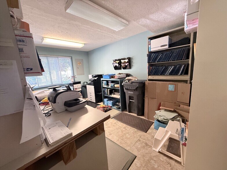 More Photos Of 3501-3511 SE Milwaukie Ave, Portland Office For Sale