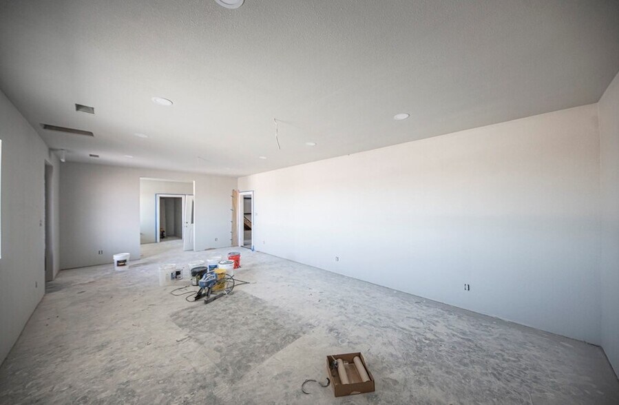 More Photos Of 14050 W Silver Fox Trl, Odessa Warehouse For Lease