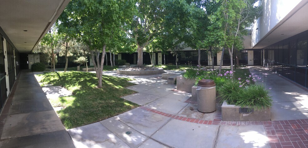 More Photos Of 44300 Lowtree Ave, Lancaster Office For Sale