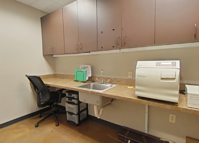 More Photos Of 2632 Broadway St, San Antonio Medical For Sale