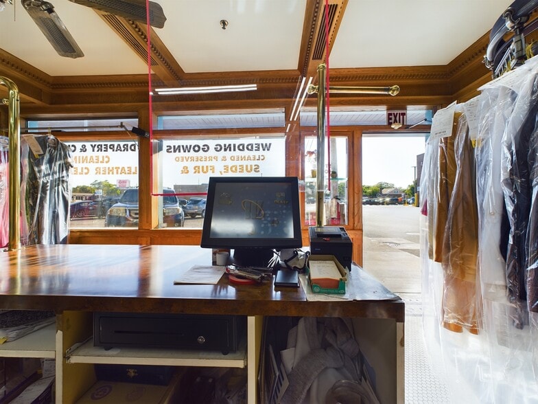 More Photos Of 2138 S Mannheim Rd, Westchester Restaurant For Sale