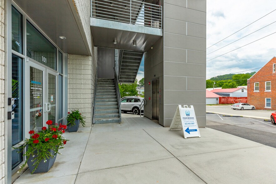 More Photos Of 419 N Market St, Chattanooga Medical For Lease