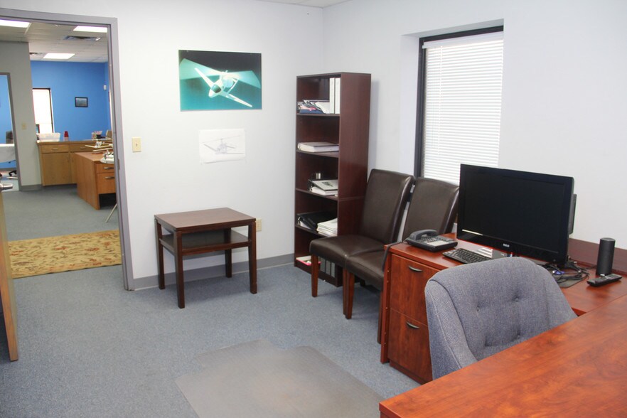 More Photos Of 2730 Commerce St, Wichita Falls Flex For Sale