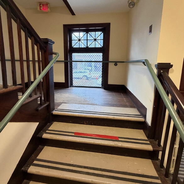 More Photos Of 195 Angell St, Providence Office For Sale