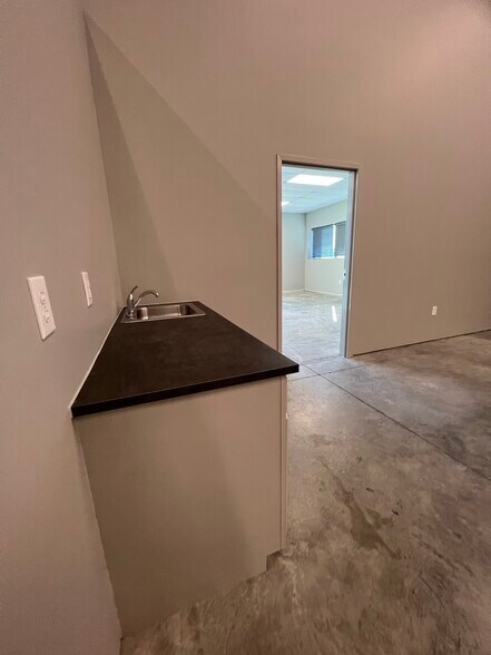 More Photos Of 3111 IH 30, Dallas Light Distribution For Lease