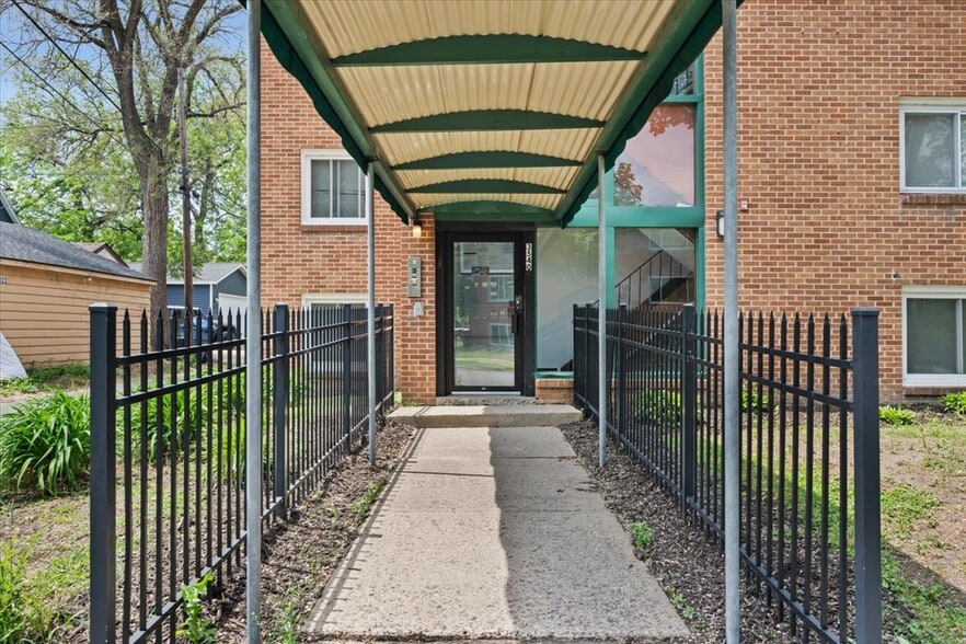 More Photos Of 3540 11th Ave S, Minneapolis Apartments For Sale