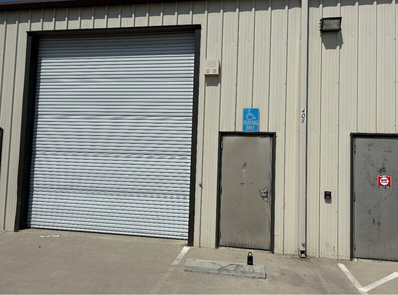 More Photos Of 408 Flores Ave, Modesto Warehouse For Lease