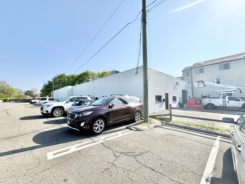 More Photos Of 20 Crescent St, Stamford Warehouse For Sale