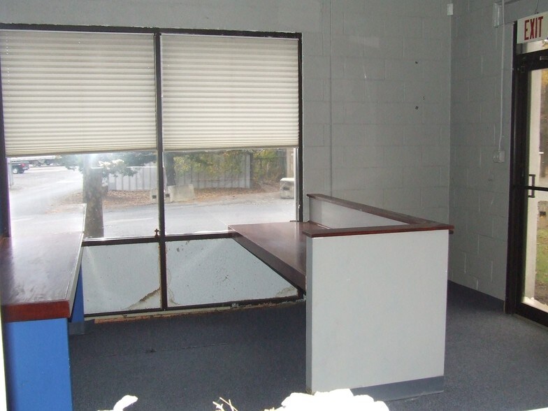 More Photos Of 876 N Lenola Rd, Moorestown Warehouse For Lease