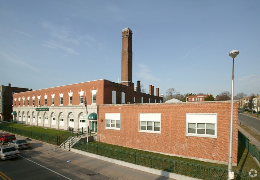 More Photos Of 1055 Broad St, Hartford Manufacturing For Sale