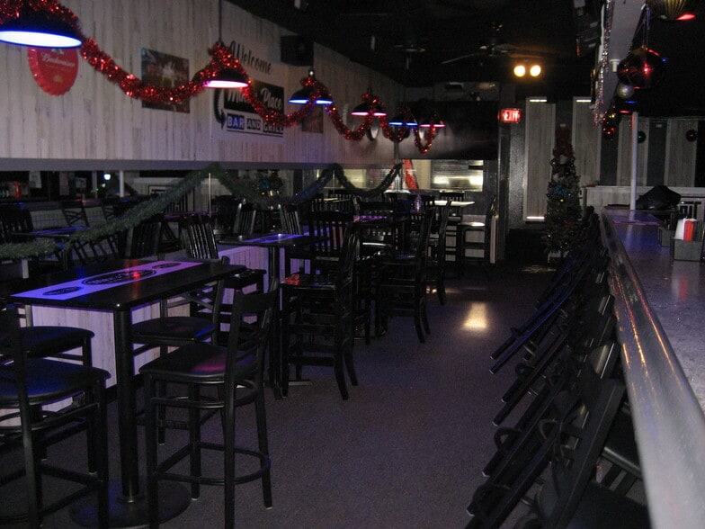 More Photos Of 22234-22238 W Warren Ave, Redford Bar For Sale