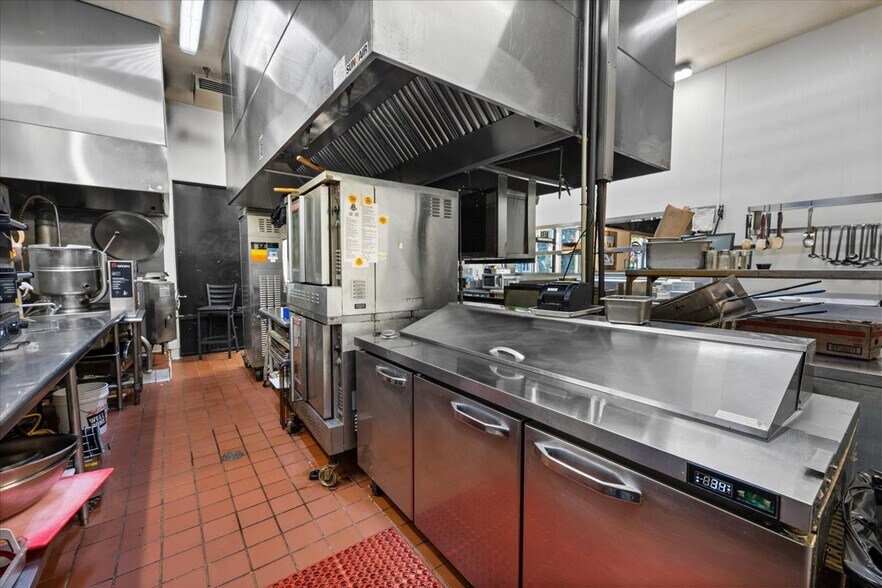 More Photos Of 560 Pine Knot Ave, Big Bear Lake Freestanding For Sale