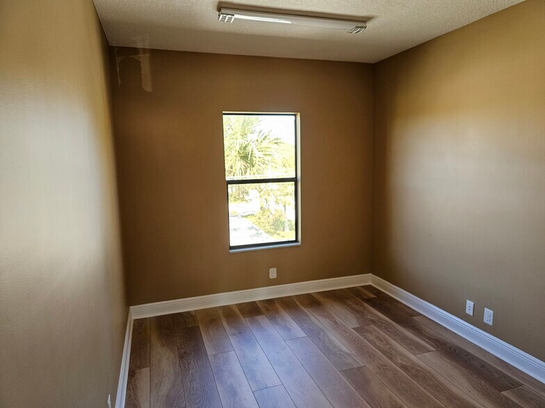 More Photos Of 725 N A1A, Jupiter Office For Lease