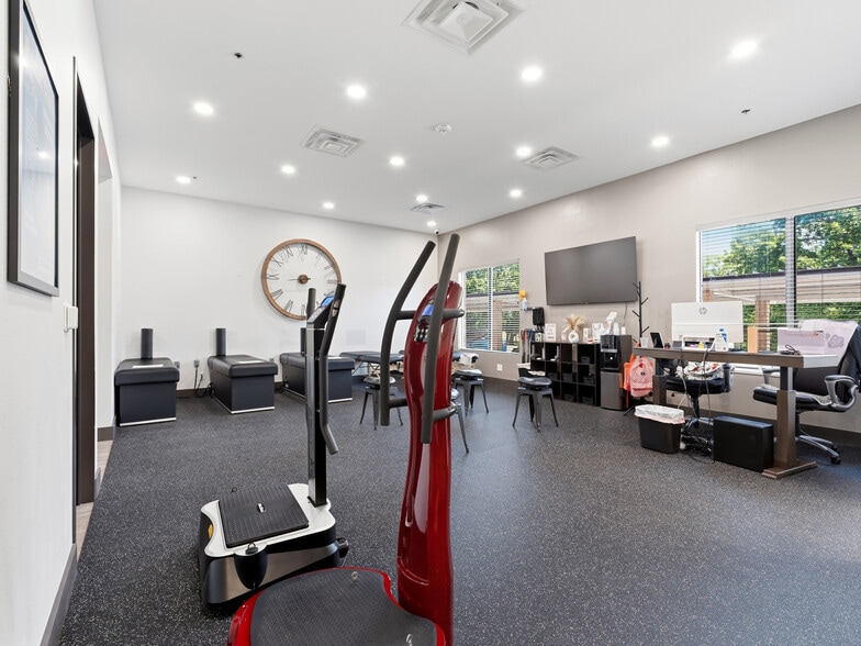 More Photos Of 6550 Naaman Forest Blvd, Garland Medical For Lease