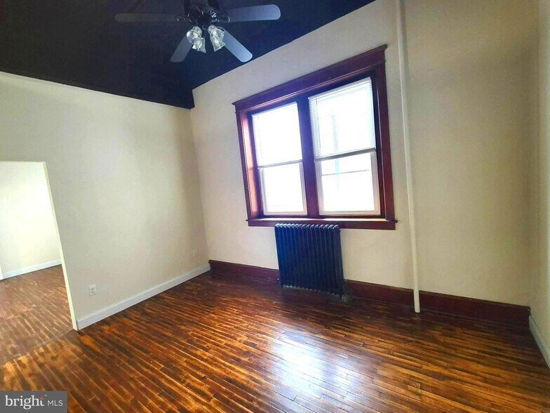 More Photos Of 35-39 E Philadelphia Ave, Boyertown Storefront Retail Residential For Lease