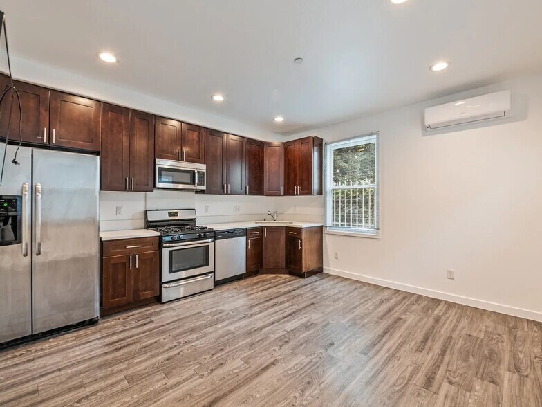 More Photos Of 1227 W 30th St, Los Angeles Apartments For Sale