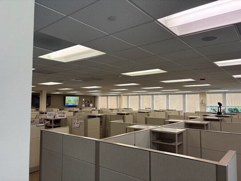 More Photos Of 259 Prospect Plains Rd, Cranbury Office For Lease