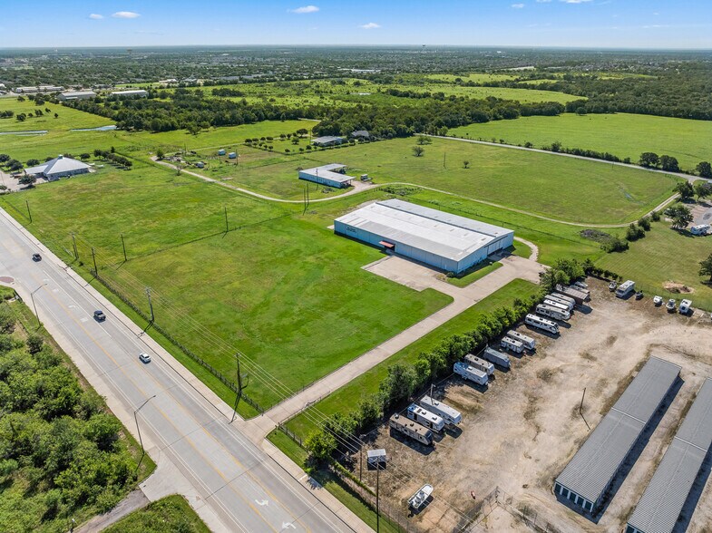 More Photos Of 3375 Rock Prairie Rd W, College Station Warehouse For Lease