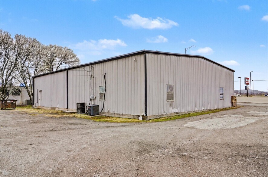 More Photos Of 603 W Rogers Blvd, Skiatook Freestanding For Sale