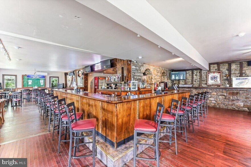 More Photos Of 2116 Old Route 100, Bechtelsville Restaurant For Sale