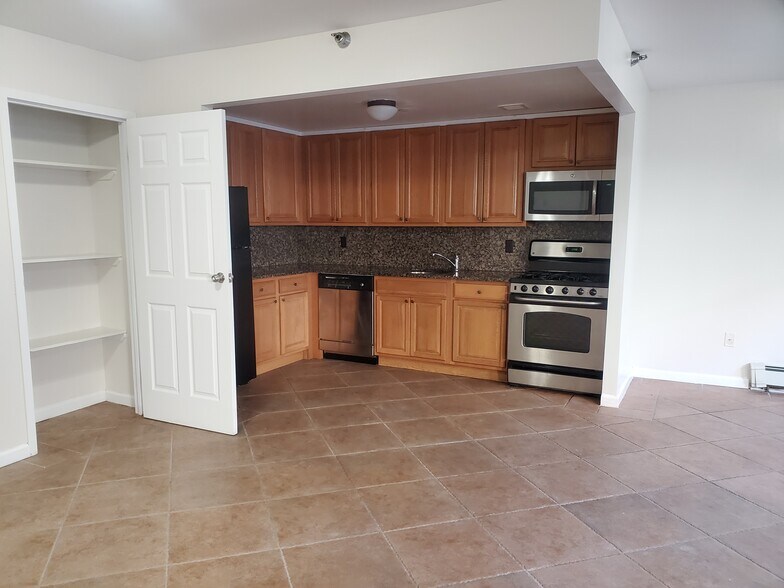 More Photos Of 3438 41st St, Long Island City Multifamily For Sale