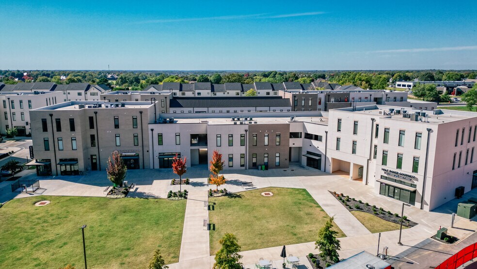 More Photos Of 5100 W Park Dr, Rogers Unknown For Lease