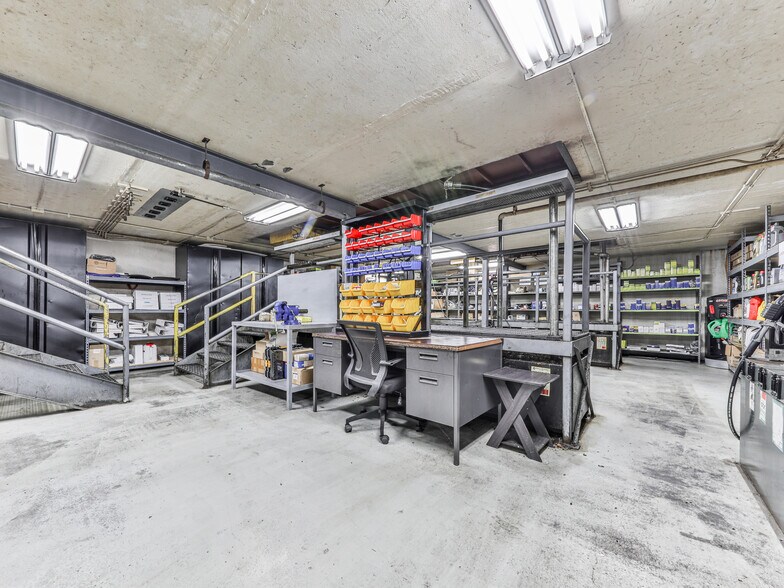 More Photos Of 4435 State Bridge Way, Alpharetta Auto Repair For Sale