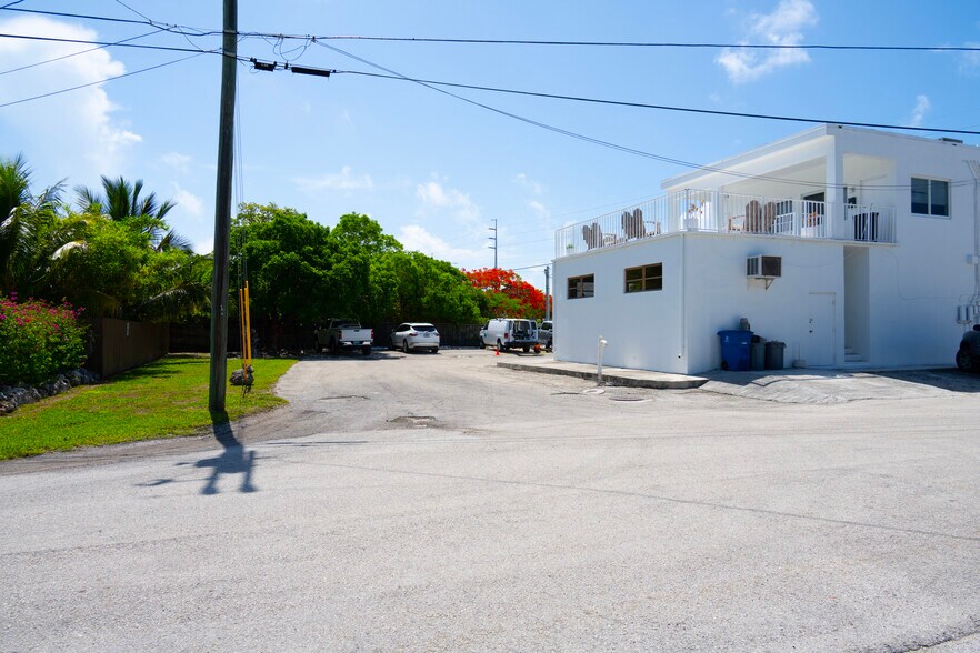 More Photos Of 6400 Overseas Hwy, Marathon Medical For Lease