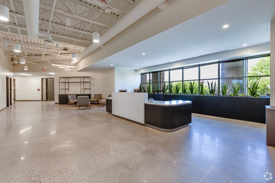 More Photos Of 1250 Northland Dr, Saint Paul Unknown For Lease