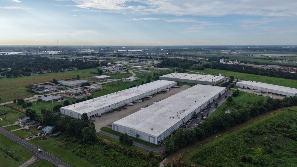 More Photos Of 1870 Grand Terre Ln, Port Allen Distribution For Lease