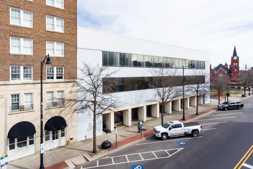More Photos Of 421 Maiden Ln, Fayetteville Restaurant For Sale