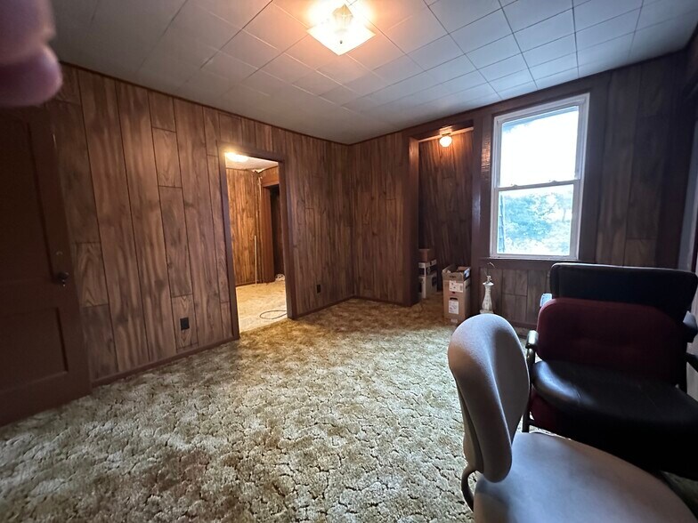 More Photos Of 322 W 3rd St, Bloomington General Retail For Sale