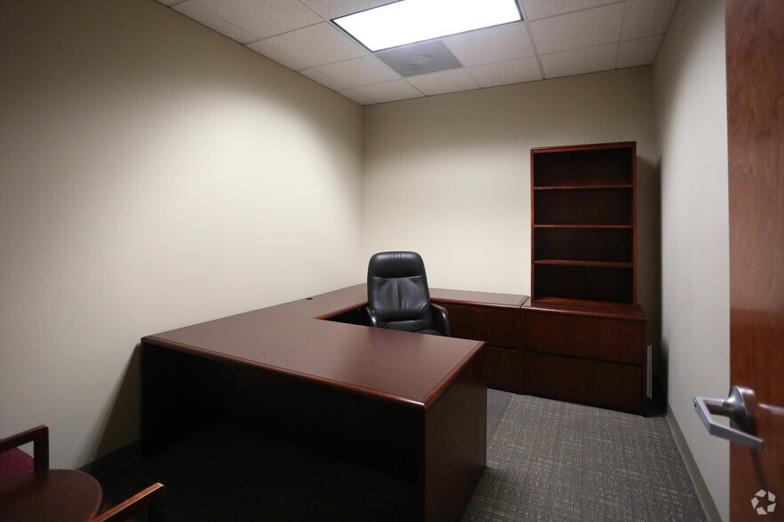 More Photos Of 2070 Little Hills Expy, Saint Charles Office For Sale