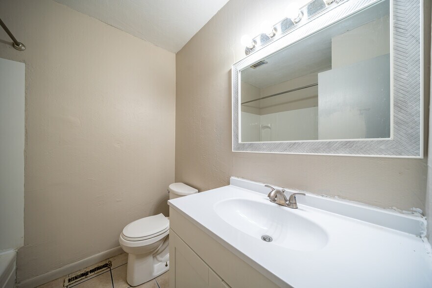 More Photos Of 2307-2707 Washington Ave, Lorain Apartments For Sale