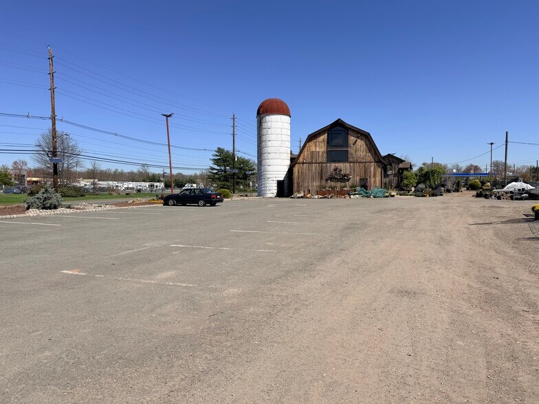 More Photos Of 981 Georges Rd, Monmouth Junction Land For Lease
