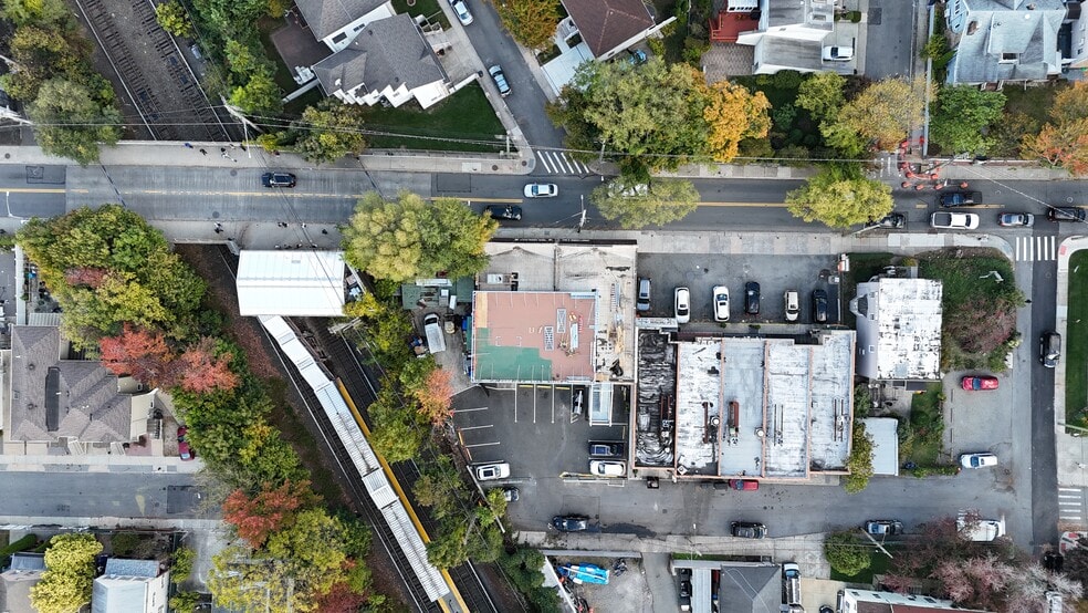 More Photos Of 2100 Clove Rd, Staten Island Storefront For Lease