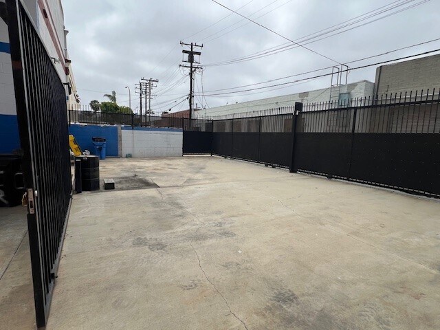 More Photos Of 3739-3741 Robertson Blvd, Culver City Service For Sale