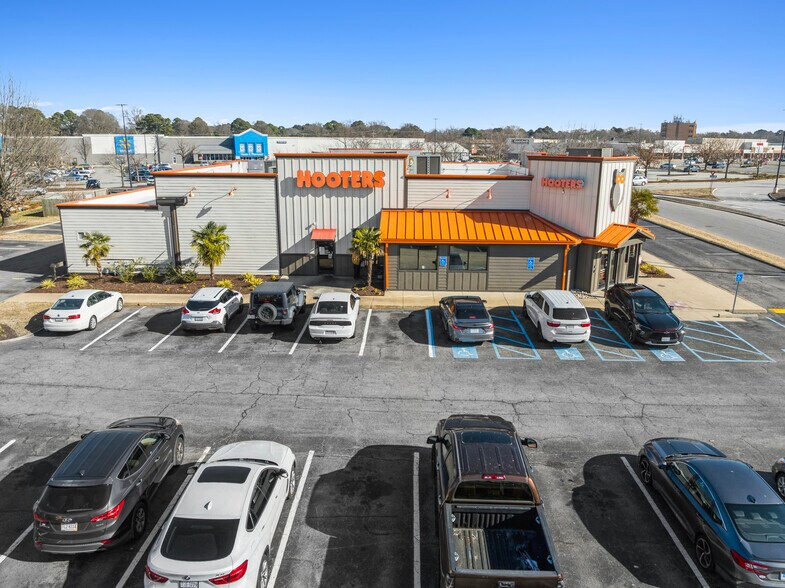 More Photos Of 5900 E Virginia Beach Blvd, Norfolk Unknown For Lease