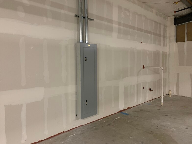 More Photos Of 6101 Washington St, Denver Warehouse For Sale